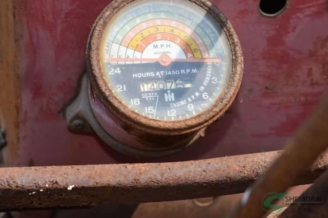 Image of International Harvester W-400 equipment image 4