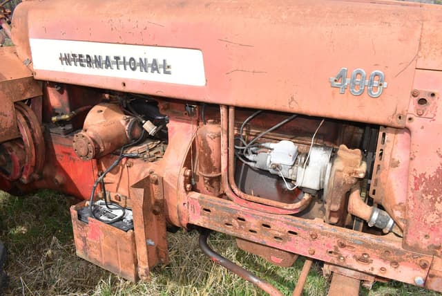 Image of International Harvester W-400 equipment image 3