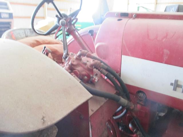 Image of International Harvester W-450 equipment image 4