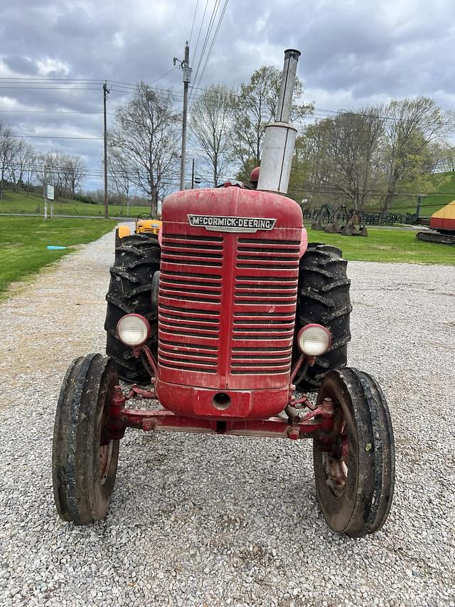Image of International Harvester Super W6 equipment image 1