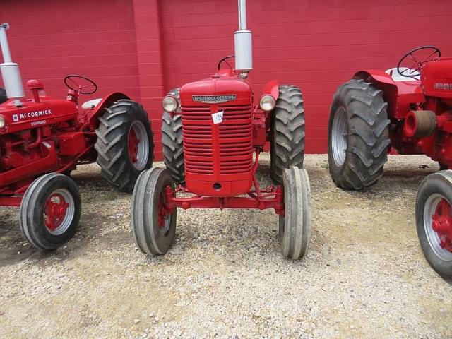 Image of International Harvester Super W6 equipment image 1
