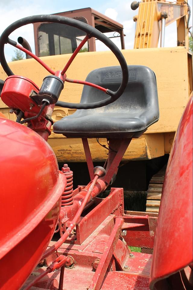 Image of McCormick-Deering W-9 equipment image 4
