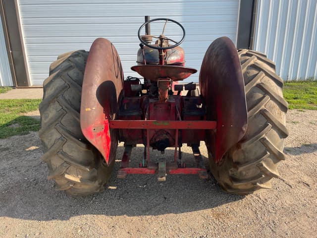 Image of Farmall W9 equipment image 4