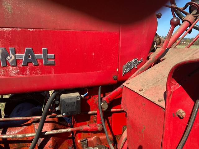 Image of International Harvester W-450 equipment image 4