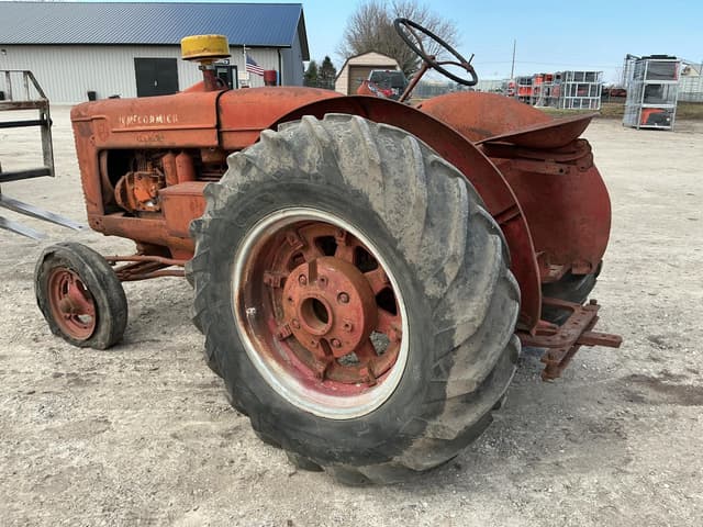 Image of McCormick-Deering WD-6 equipment image 4