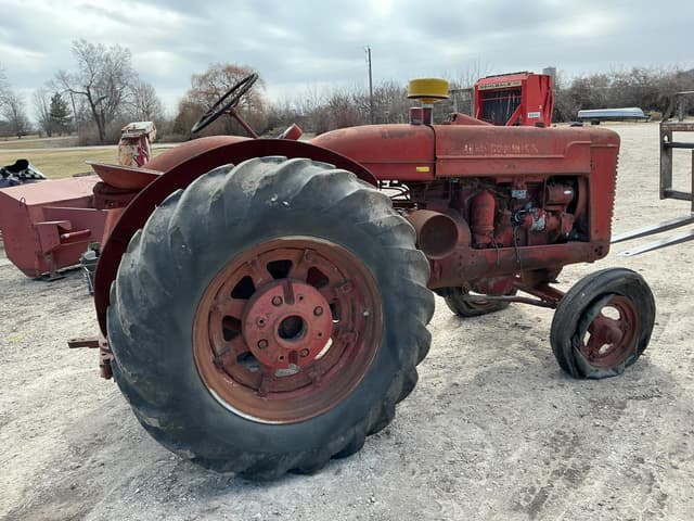 Image of McCormick-Deering WD-6 equipment image 1