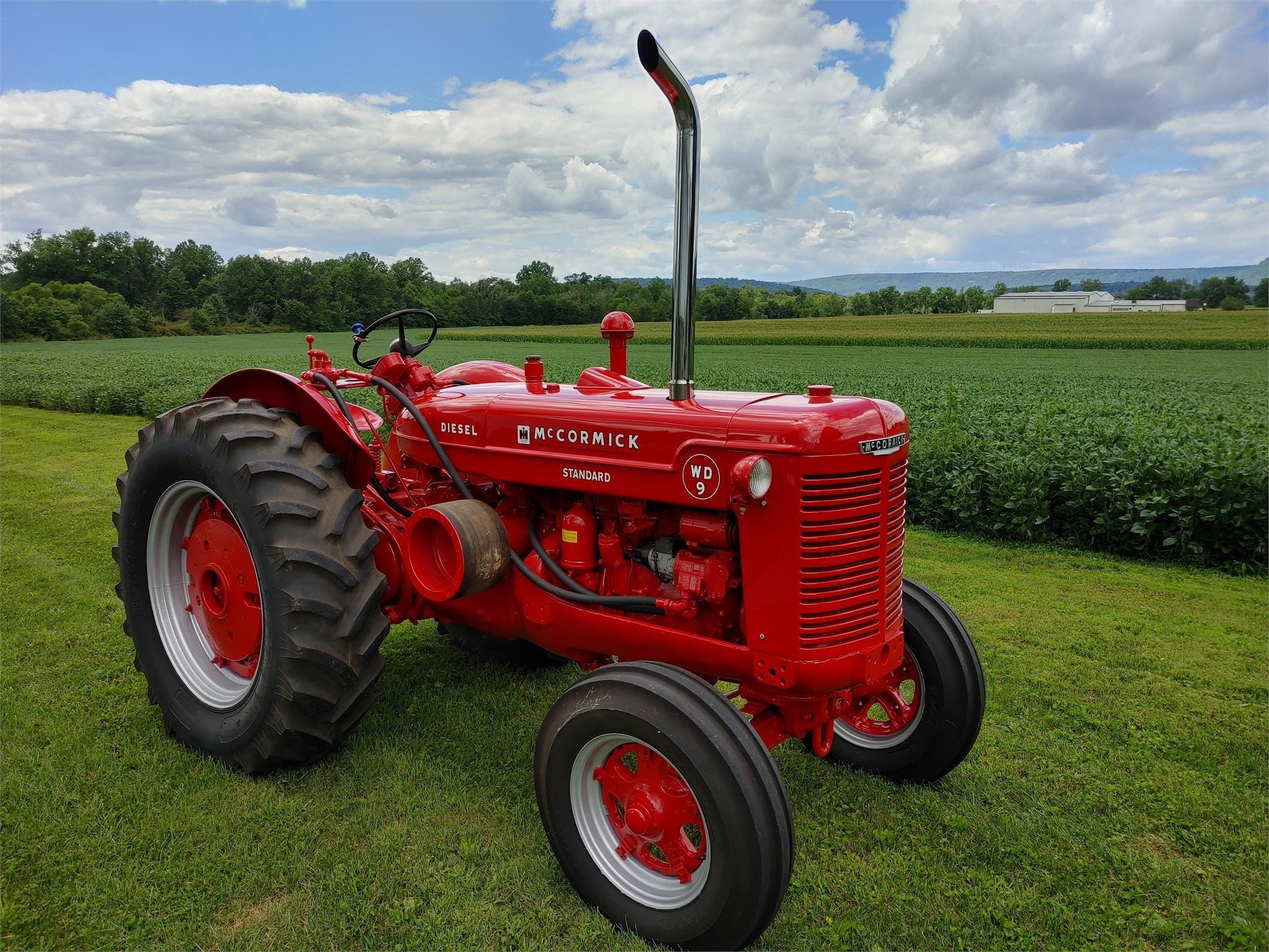 McCormick-Deering WD-9 Equipment Image0