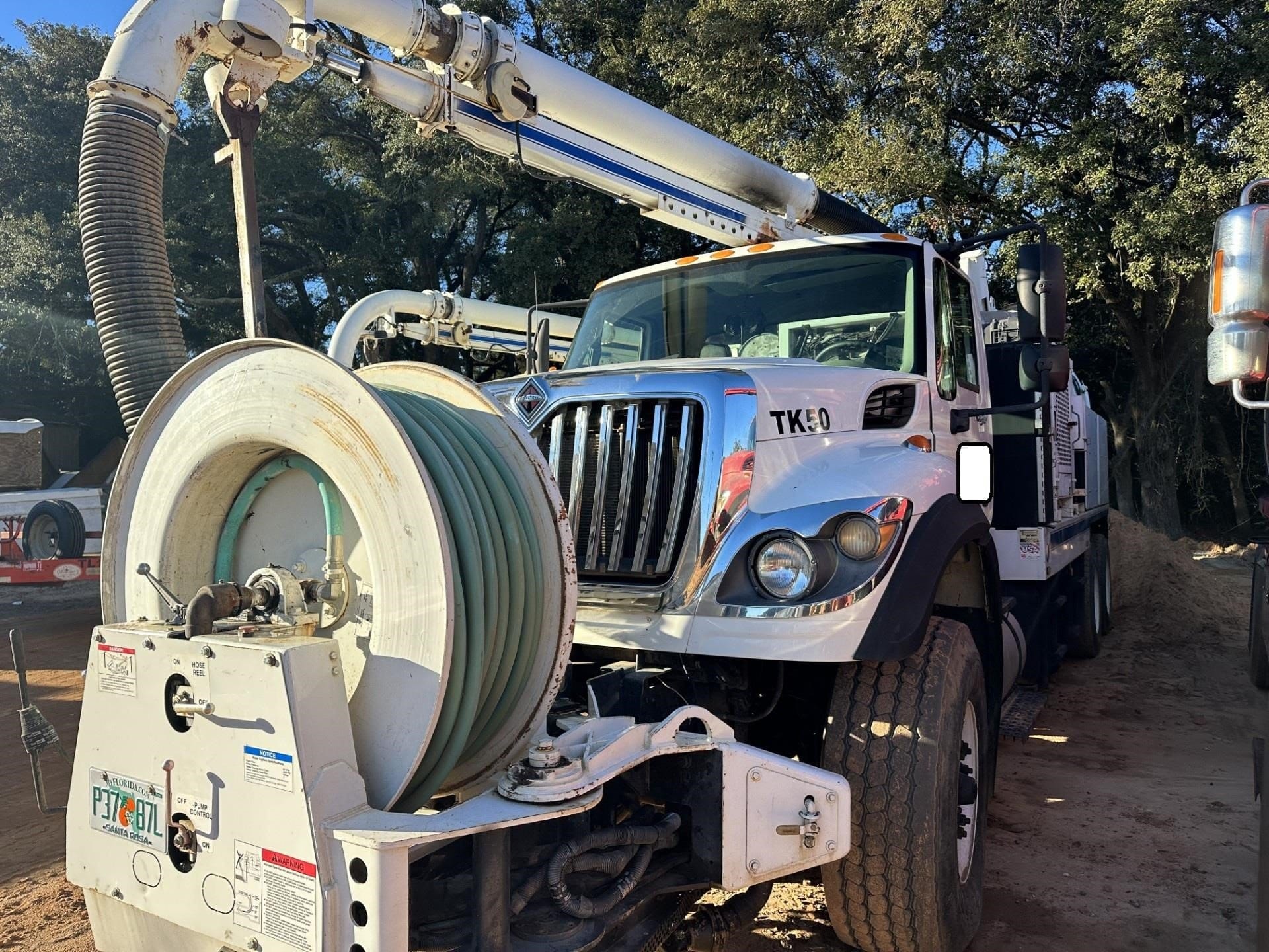 2012 International Workstar 7400 Equipment Image0