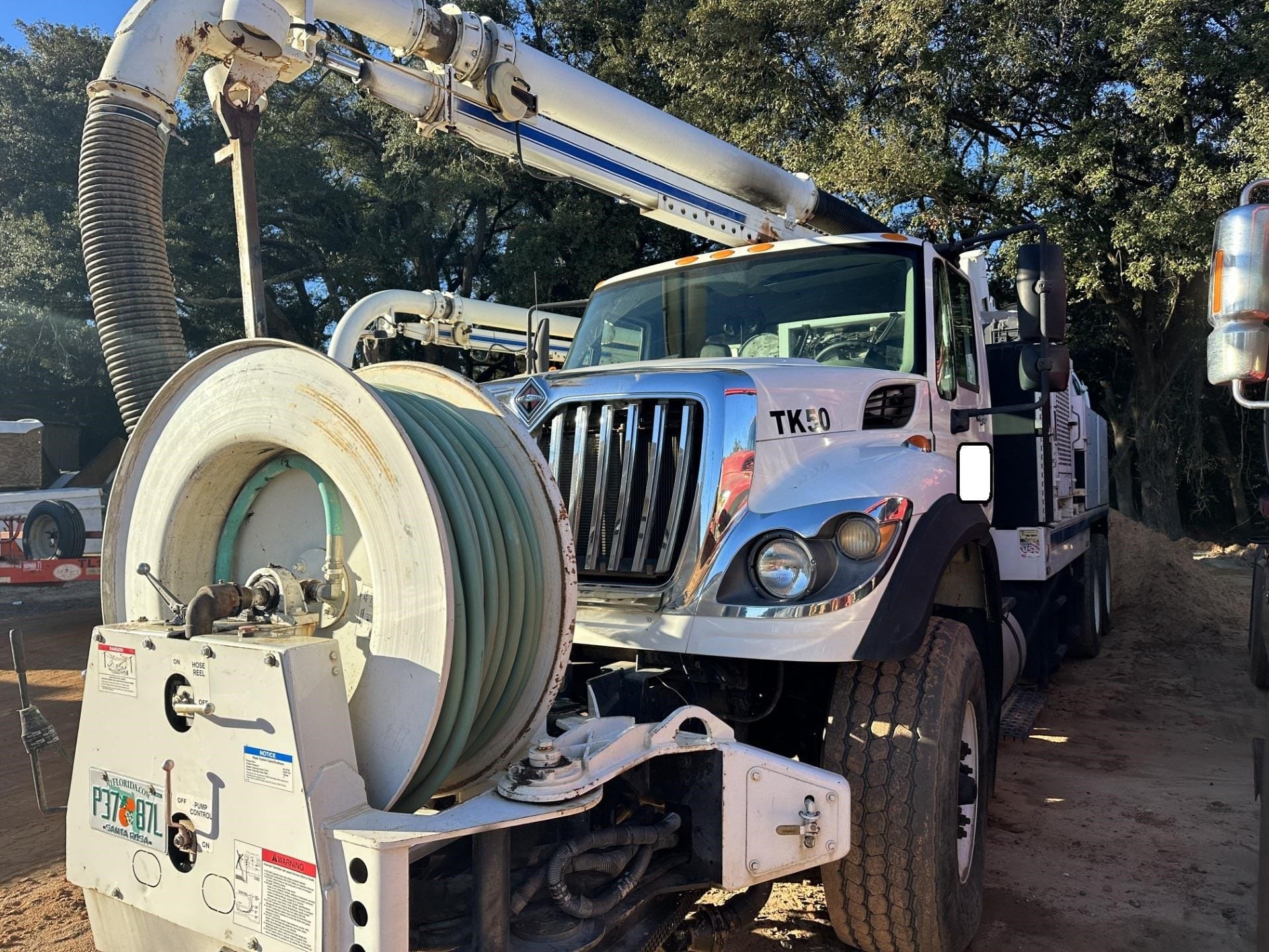 2012 International Workstar 7400 Equipment Image0