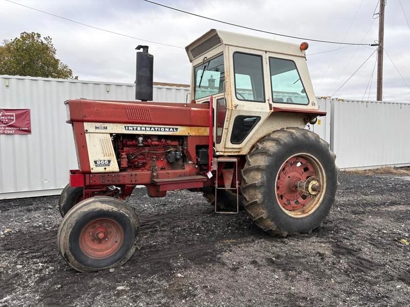 International Harvester 966 Equipment Image0