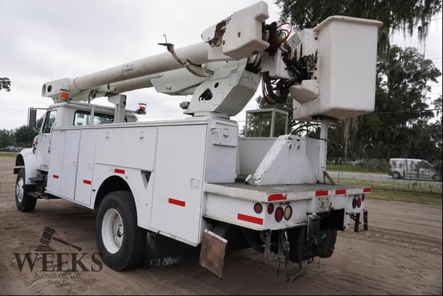 Image of International 4700 equipment image 3