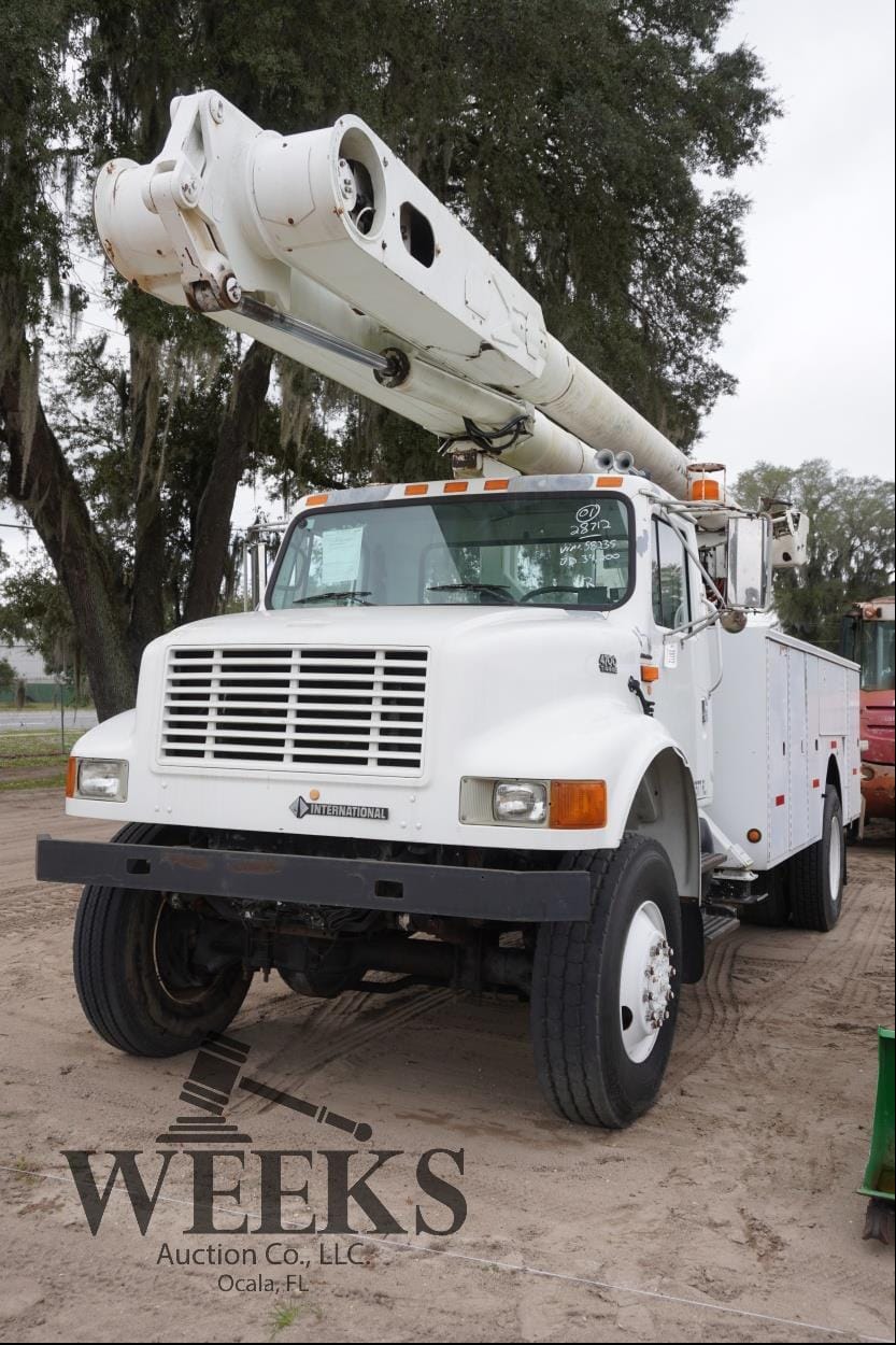2001 International 4700 Equipment Image0