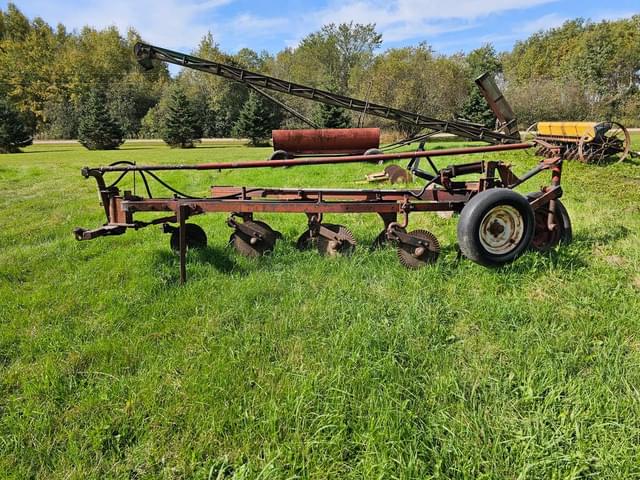 Image of International Harvester 540 equipment image 2