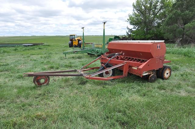 Image of International Harvester 620 equipment image 3