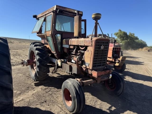 Image of International Harvester 826 equipment image 3