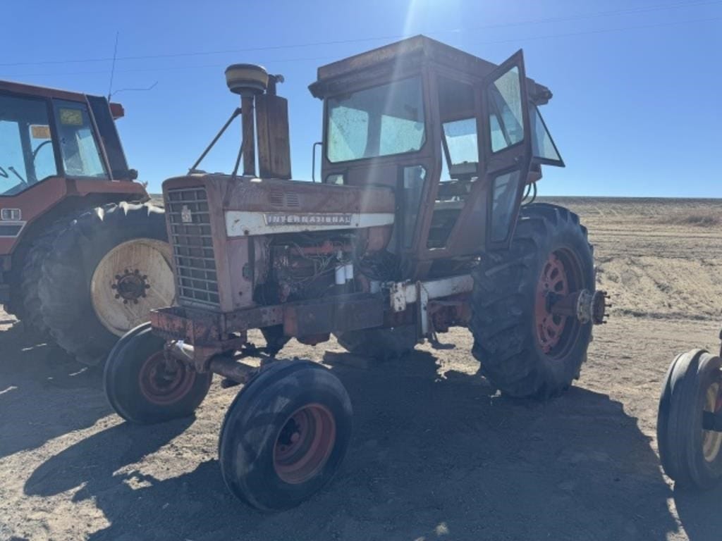 International Harvester 826 Equipment Image0