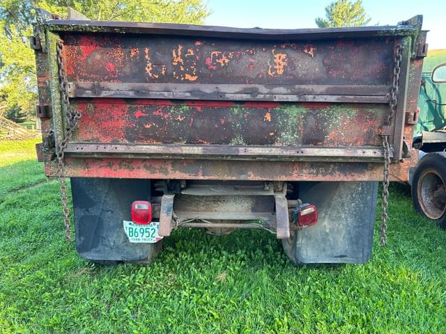 Image of International Loadstar 1600 equipment image 3