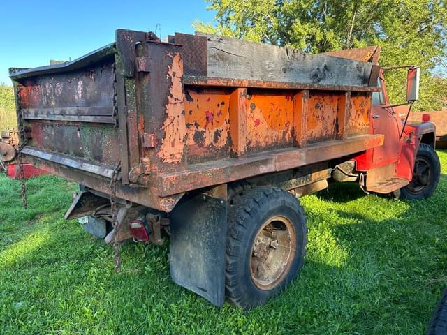 Image of International Loadstar 1600 equipment image 4