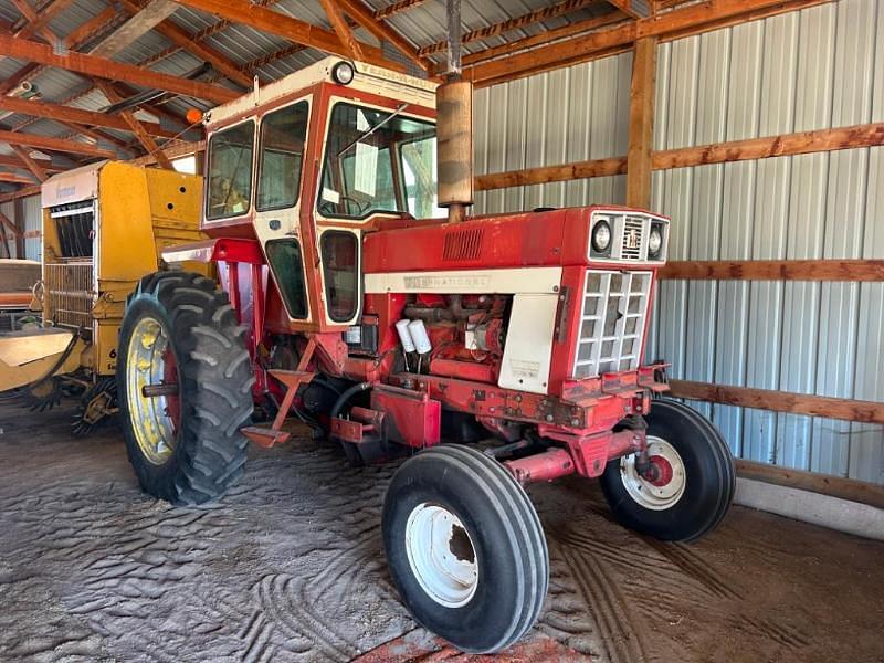 Image of International Harvester 100 Image 1