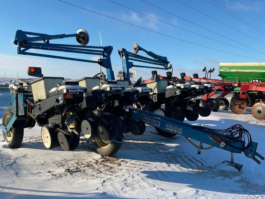 Main image Kinze 2200