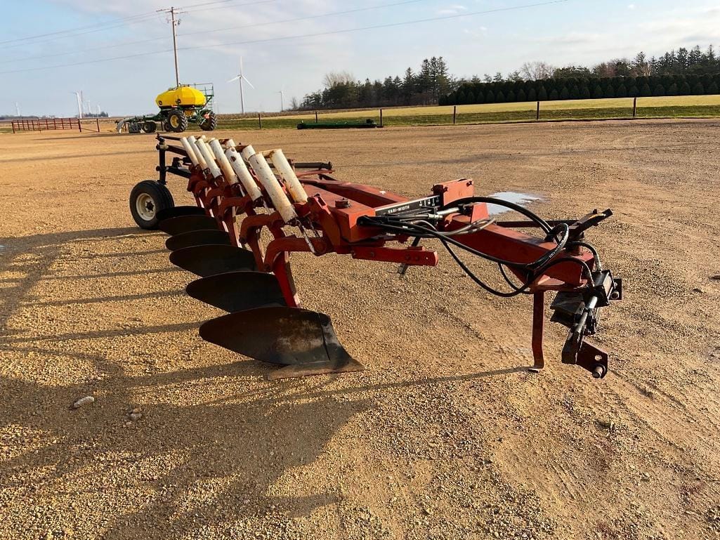 Main image International Harvester 735