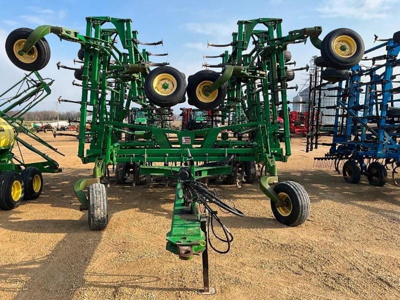 Main image John Deere 2210