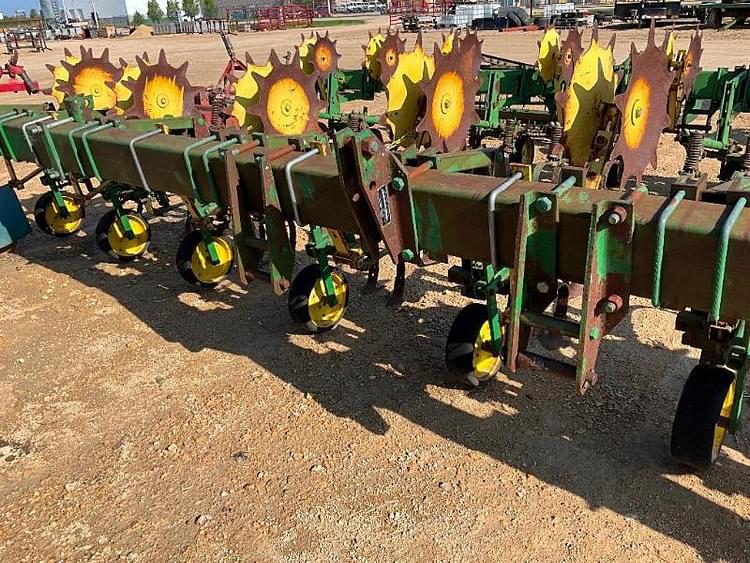 Main image John Deere 825 3