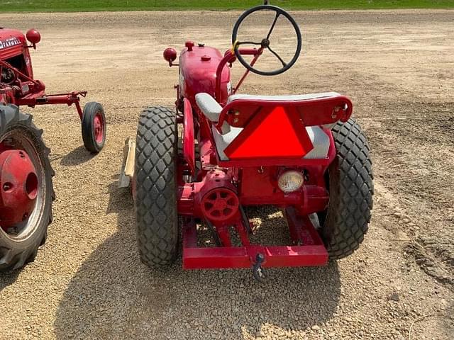 Thumbnail image International Harvester Cub Lo-Boy 3
