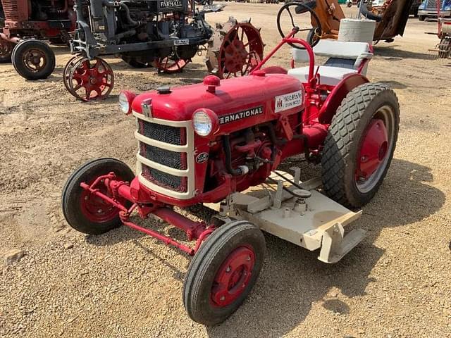 Thumbnail image International Harvester Cub Lo-Boy 5
