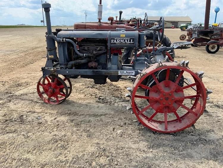 Main image Farmall Regular 3