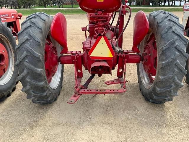 Thumbnail image Farmall M 5