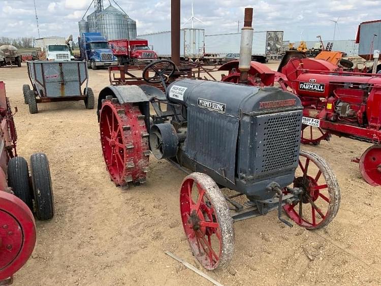 1929 McCormick-Deering 10-20 Equipment Image0
