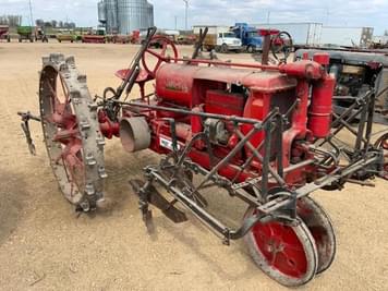 Main image Farmall F-12
