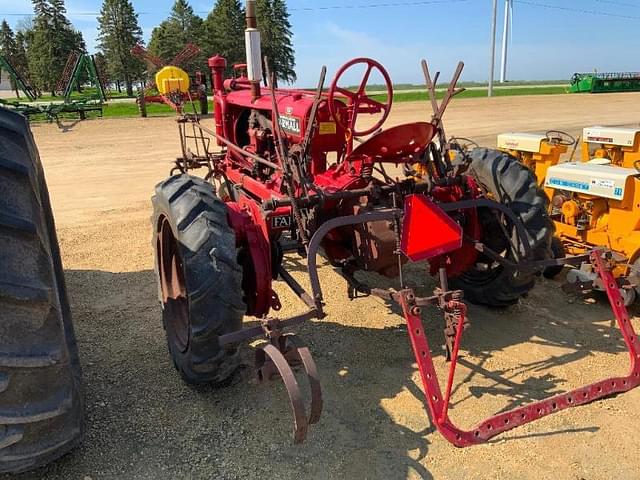 Thumbnail image Farmall F-20 4