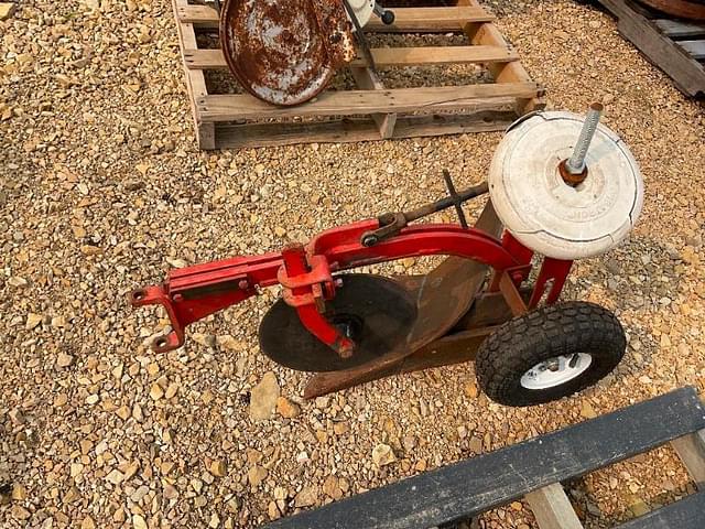 Thumbnail image Allis Chalmers 712 9