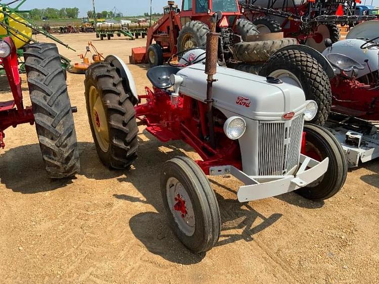 1948 Ford 8N Equipment Image0