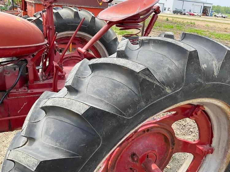 Main image Farmall H 2