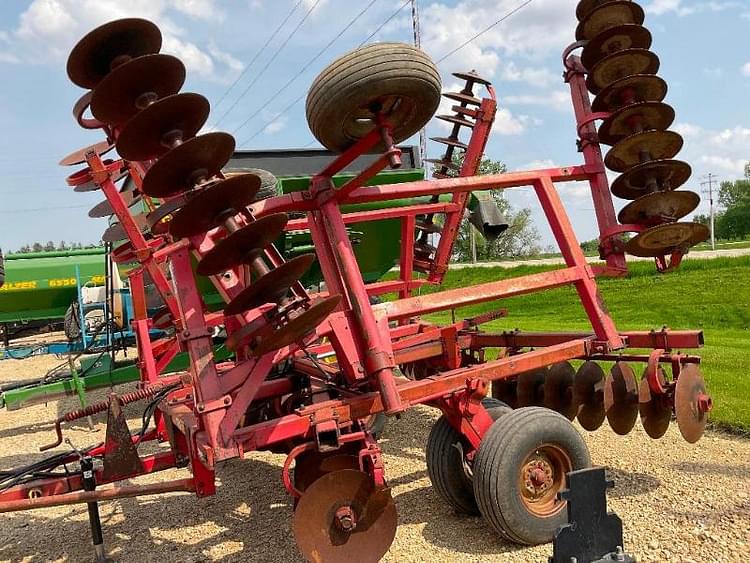 Main image Massey Ferguson 820 3