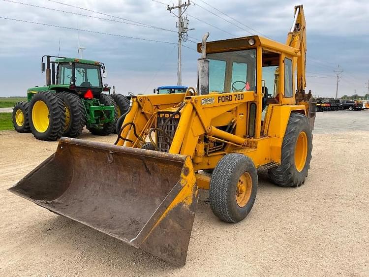 Ford 7500 Equipment Image0