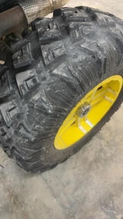 Image of John Deere Gator XUV 825i equipment image 4