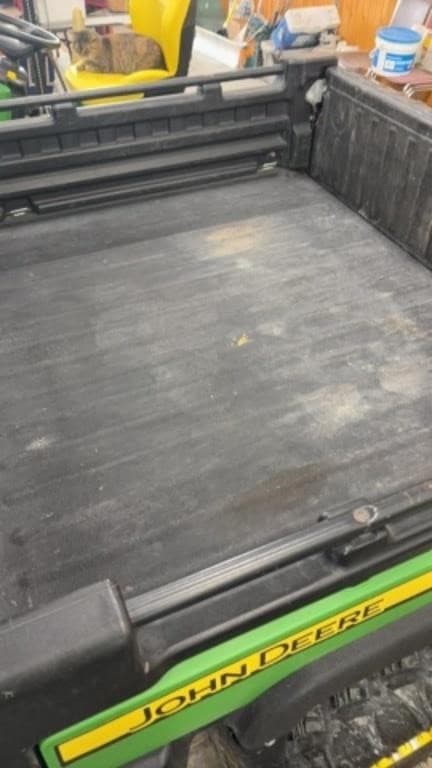 Image of John Deere Gator XUV 825i equipment image 3