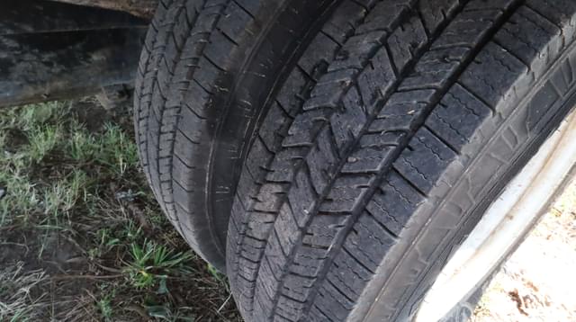 Image of Isuzu NPR equipment image 3