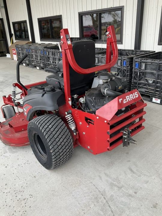 Image of Ferris ISX3300 equipment image 2