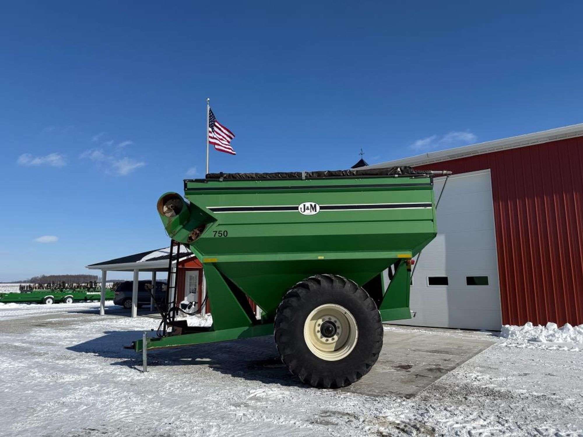 J&M 750 Equipment Image0