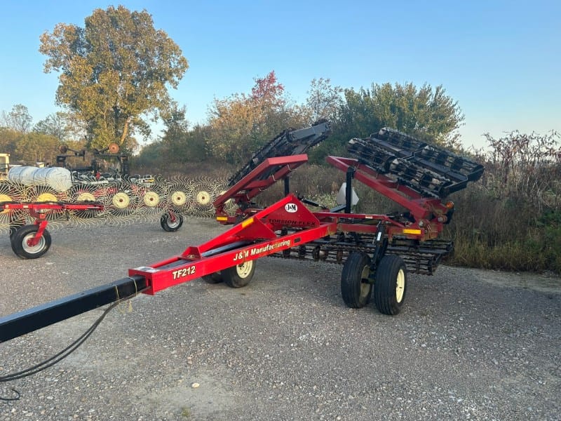 J&M TF212 Equipment Image0