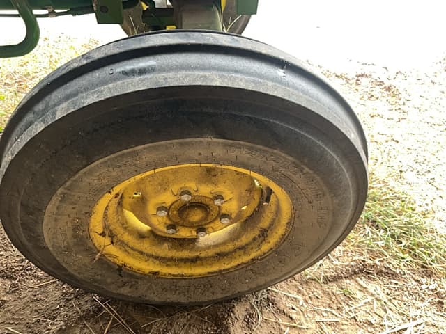 Image of John Deere 5045E equipment image 3