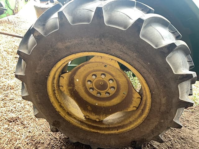 Image of John Deere 5045E equipment image 4