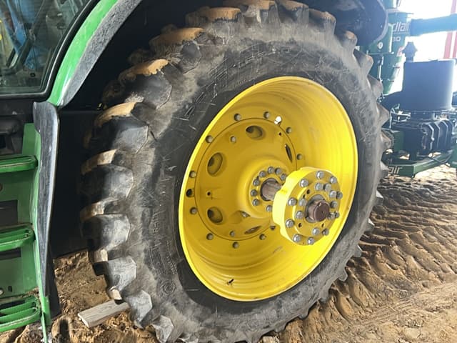 Image of John Deere 6215R equipment image 4