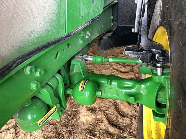 Image of John Deere 6215R equipment image 3