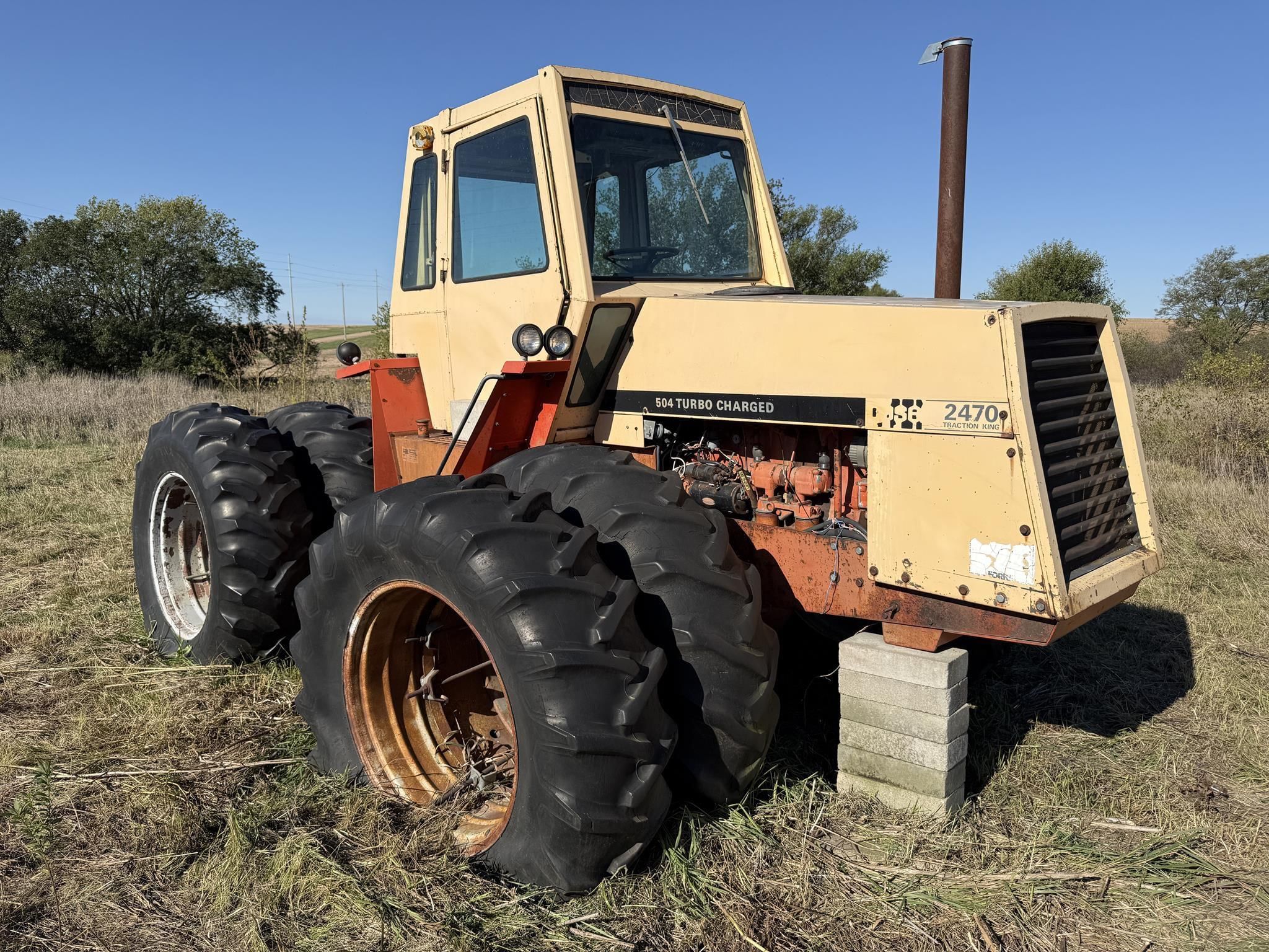 J.I. Case 2470 Equipment Image0